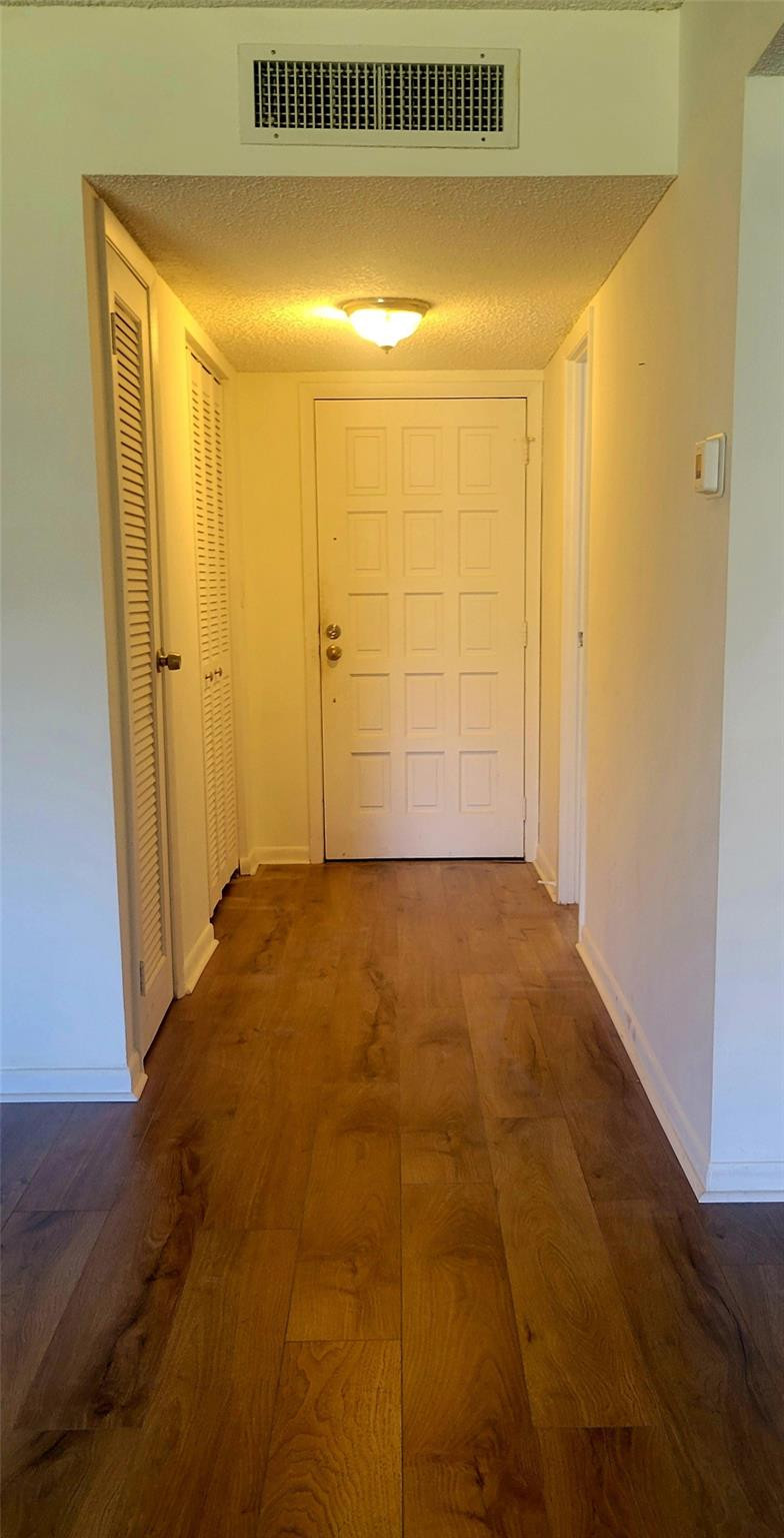 6260 S Falls Cir Drive 206 Property Photo 4
