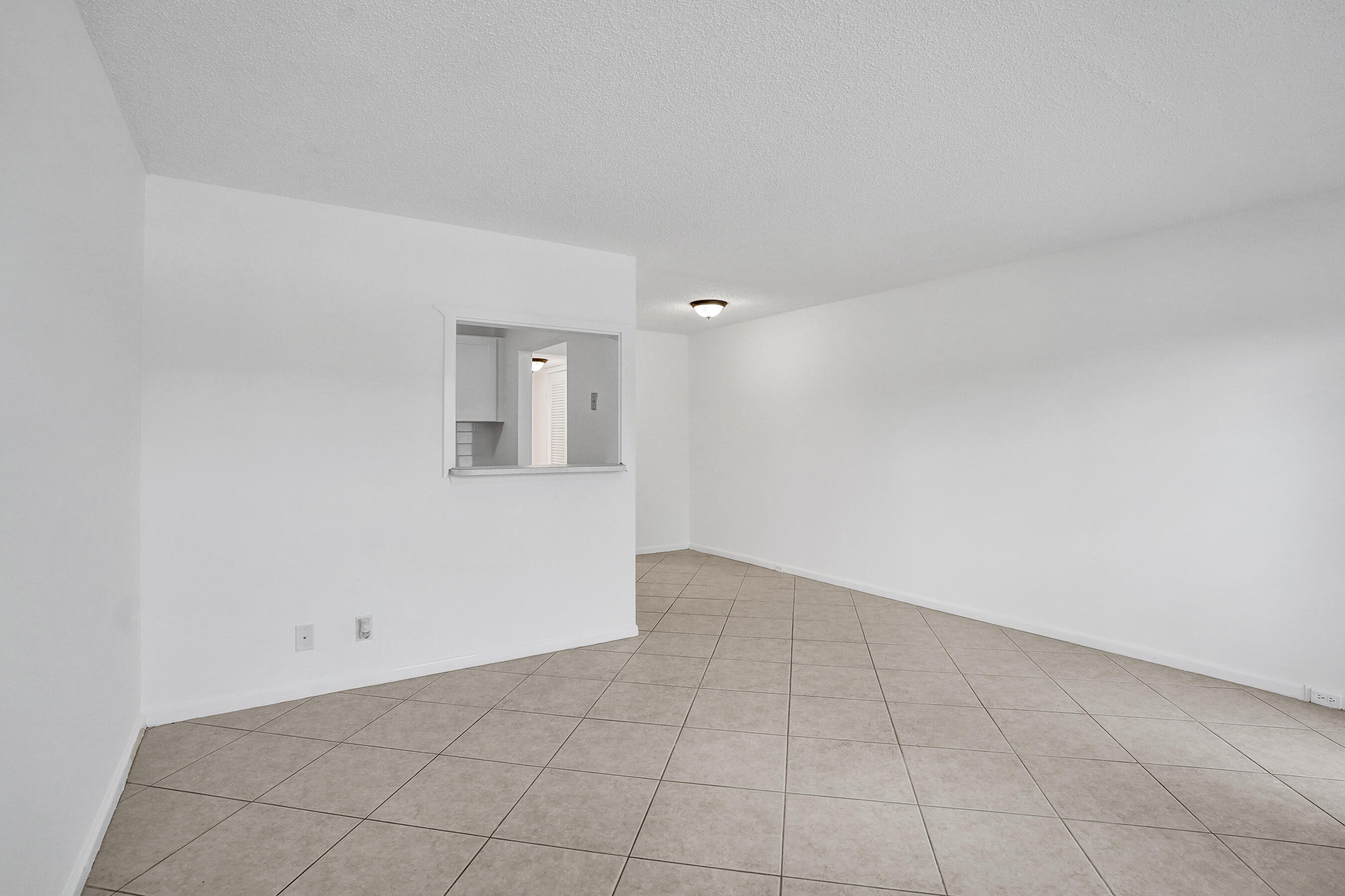 91 Tilford E Property Photo 5