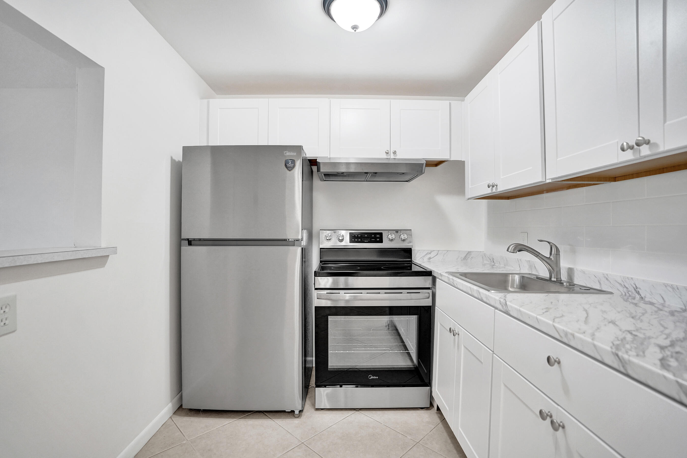 91 Tilford E Property Photo 9