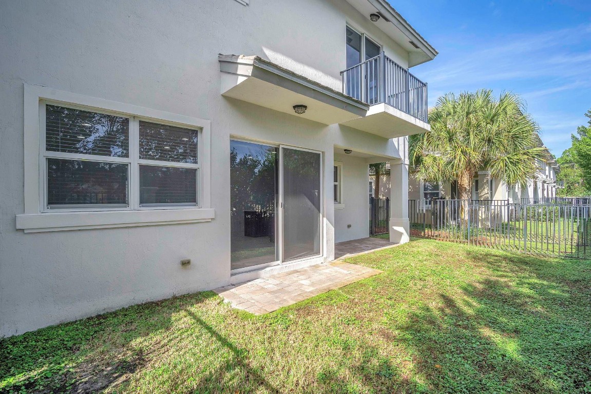 6947 Pines Circle 21 Property Photo 11