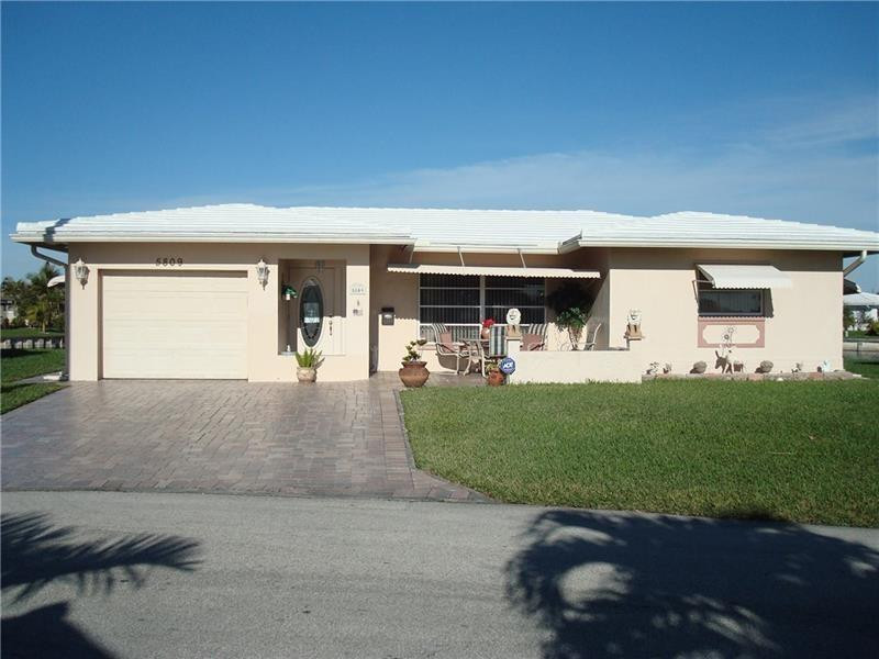 5809 Nw 85th Avenue Property Photo 1