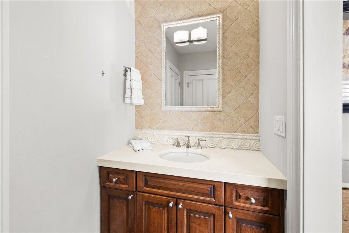 1313 E Lake Drive Property Photo 87