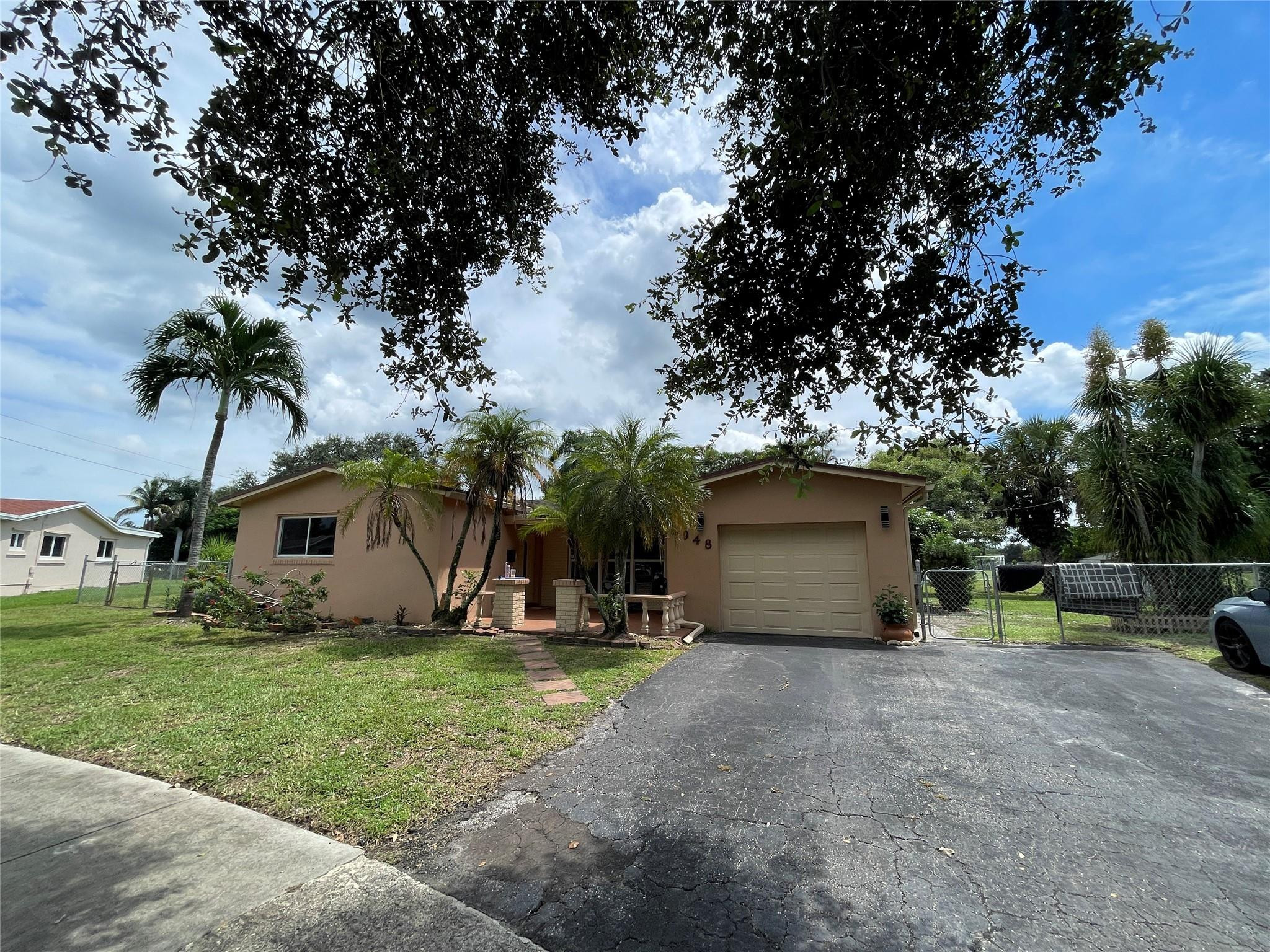 8948 Sw 53rd Street Property Photo 1