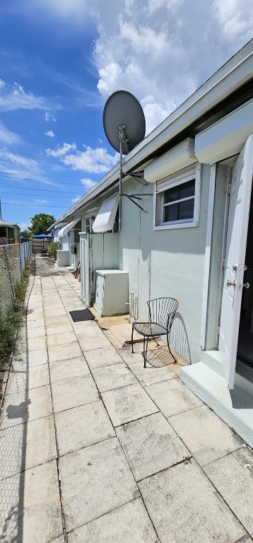 2211 Lincoln Street 11 Property Photo 5