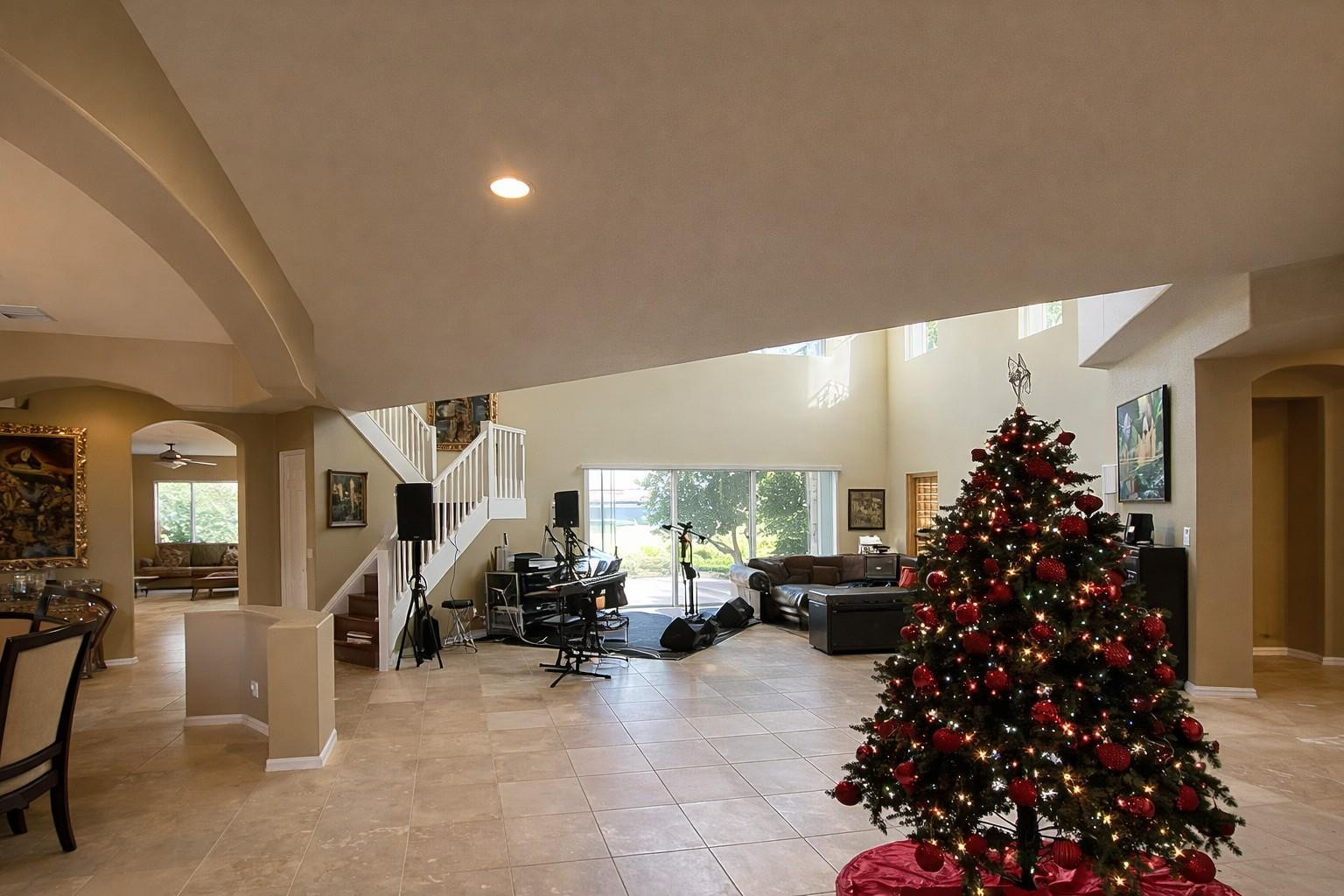 1381 Beacon Circle Property Photo 2