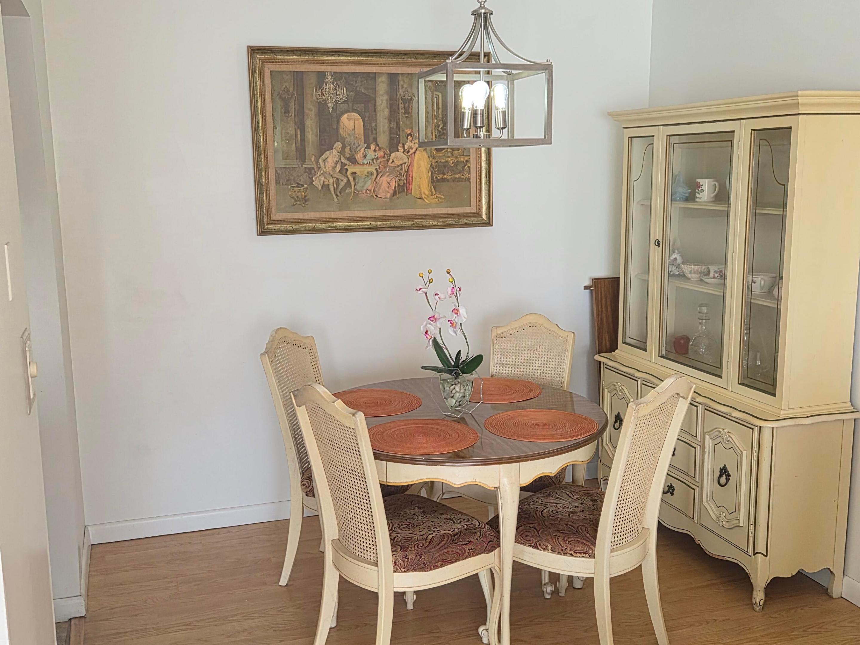 F10541049 Property Photo 5