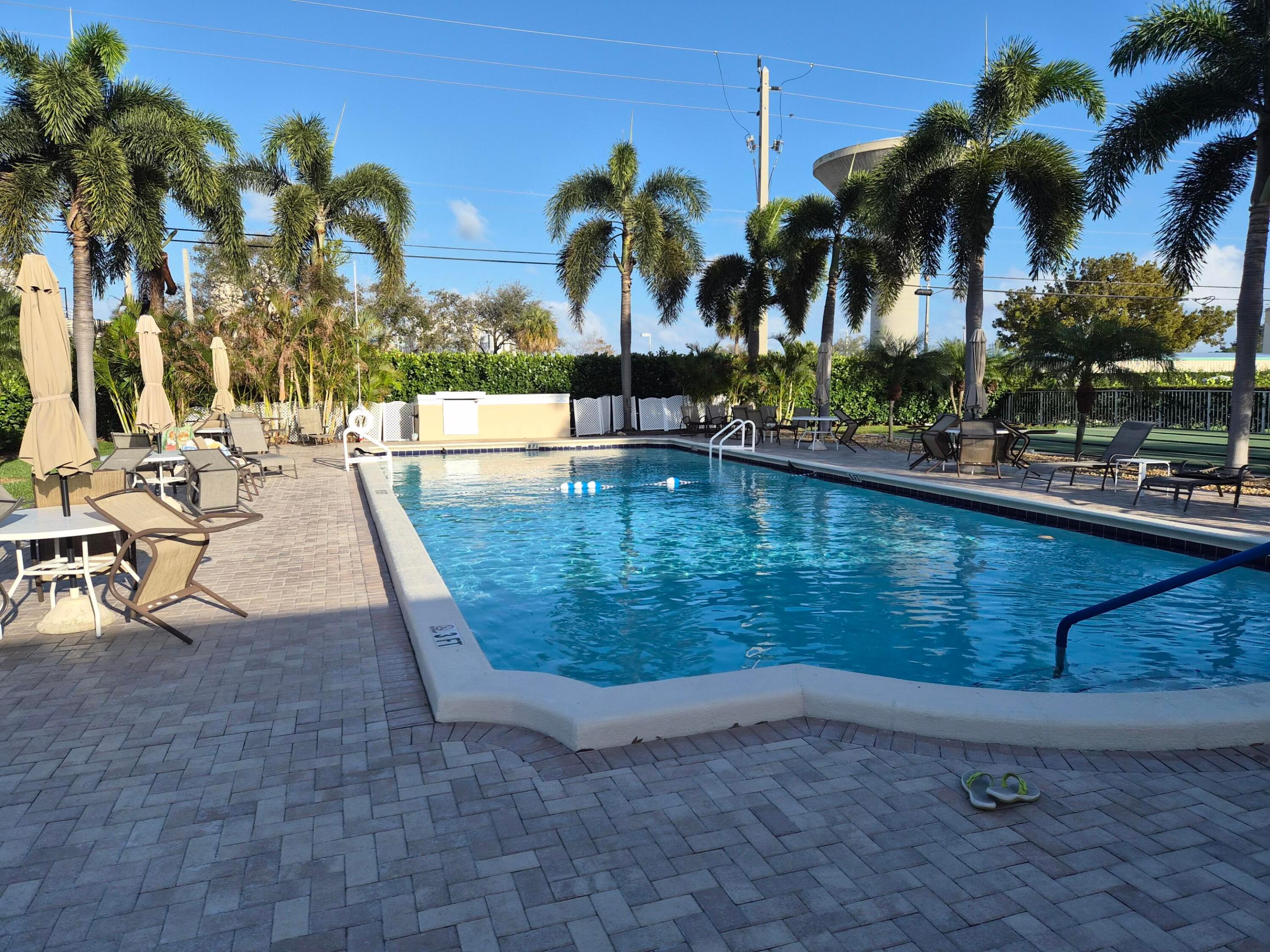 F10541049 Property Photo 11