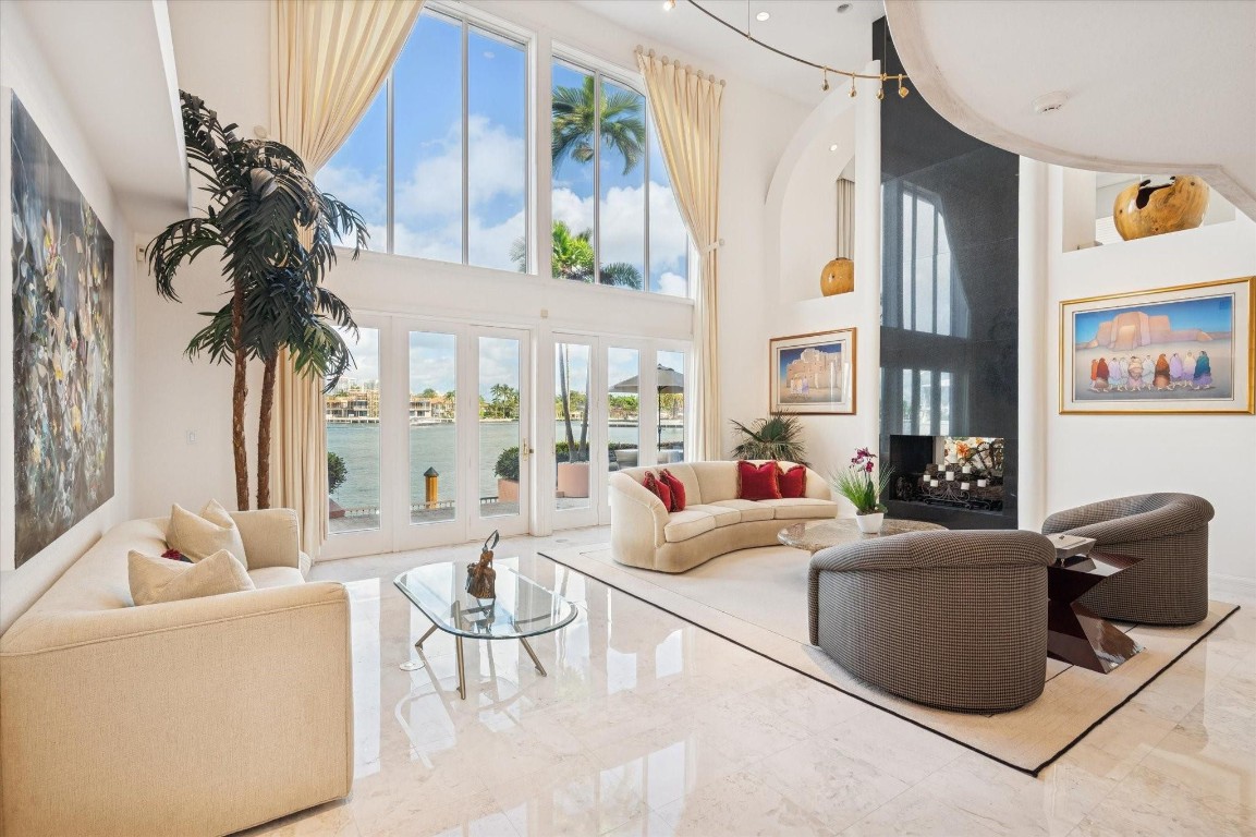 5 Isla Bahia Drive Property Photo 2