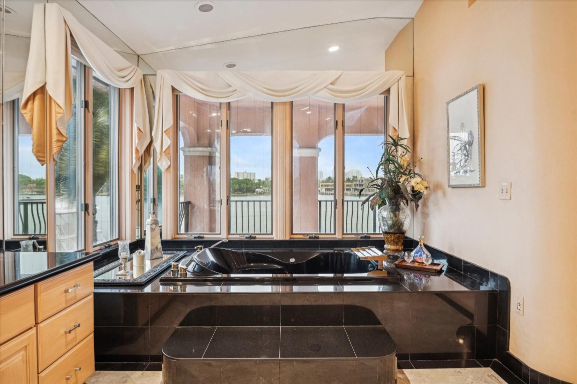 5 Isla Bahia Drive Property Photo 27