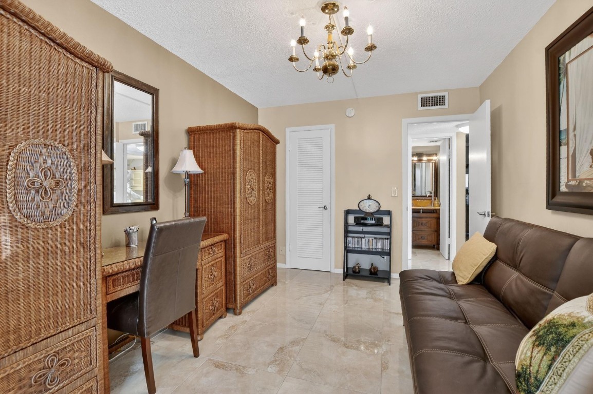 3020 Islewood D 3020 Property Photo 18