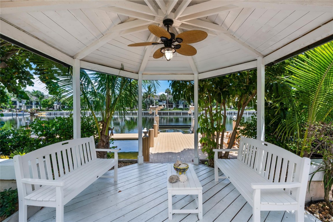 1600 S Ocean Drive Property Photo 5