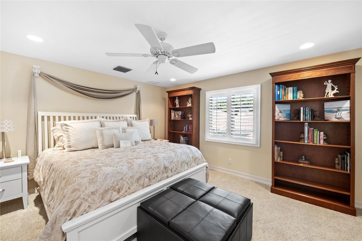 1600 S Ocean Drive Property Photo 18