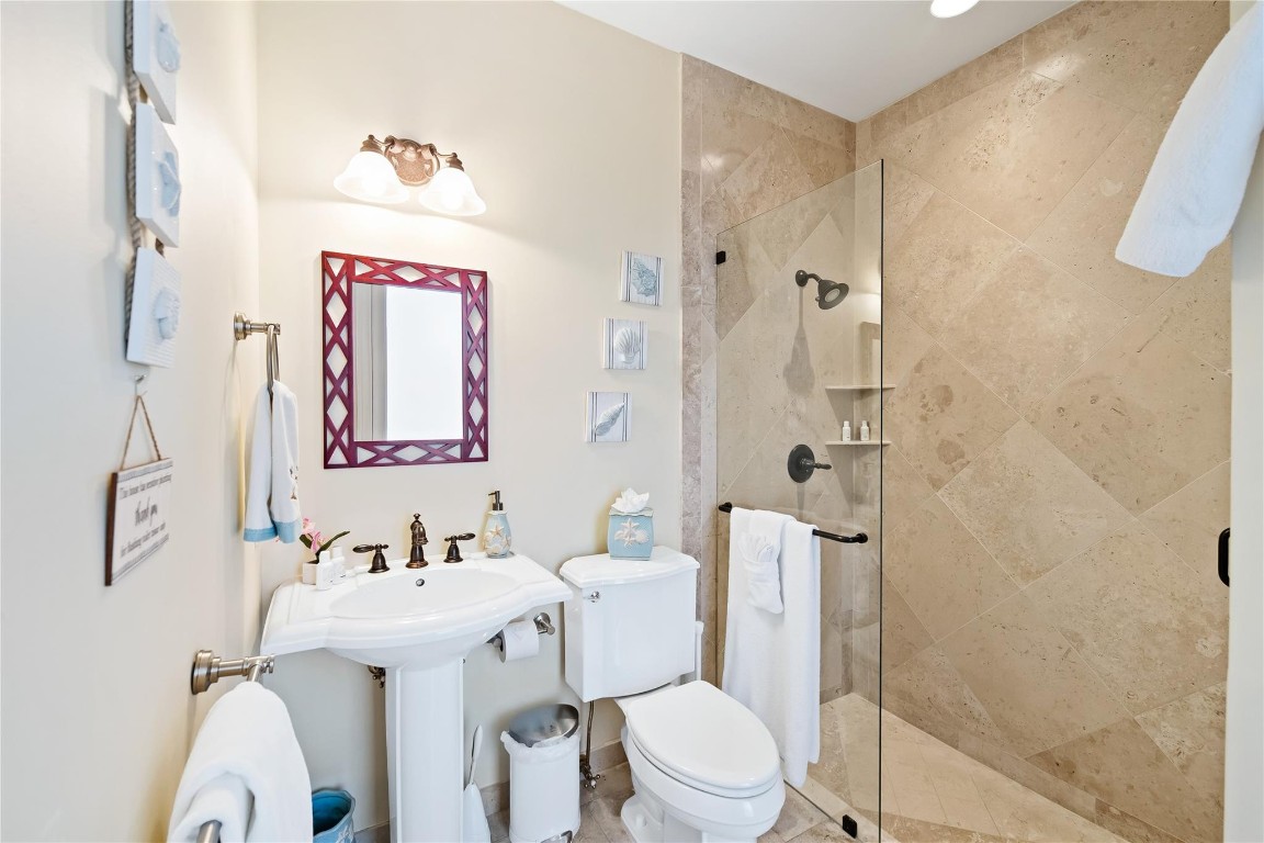 1600 S Ocean Drive Property Photo 24