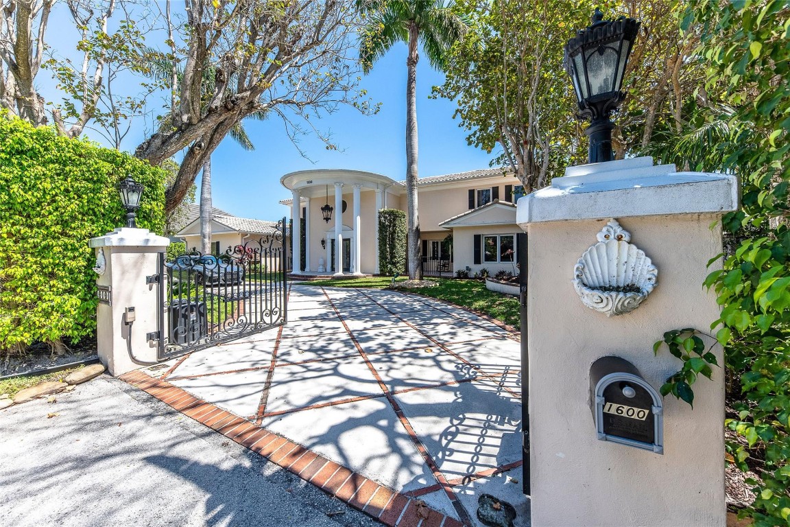 1600 S Ocean Drive Property Photo 30