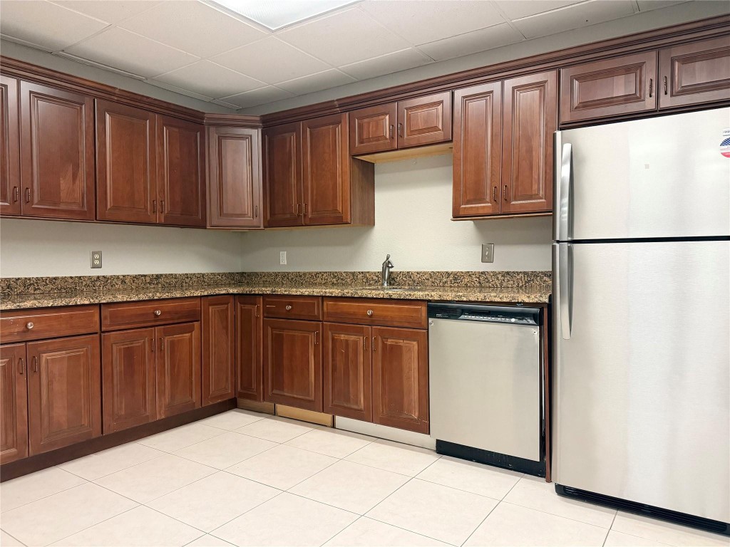 2425 50th Street 100 Property Photo 8
