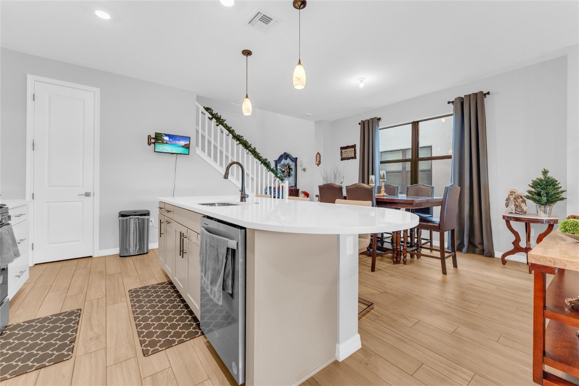 2854 Primrose Place Property Photo 8