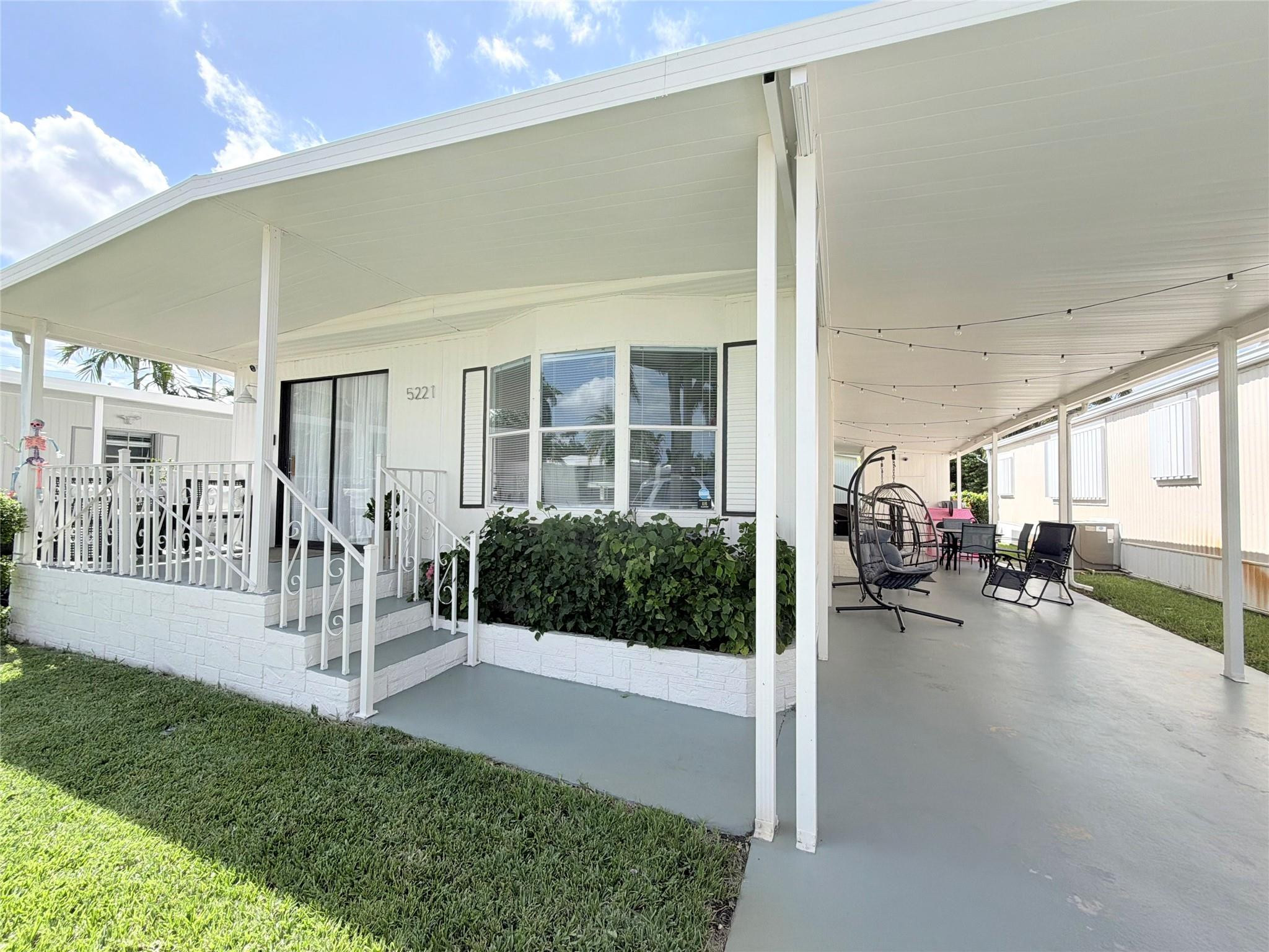 5221 Sw 25th Avenue Property Photo 1
