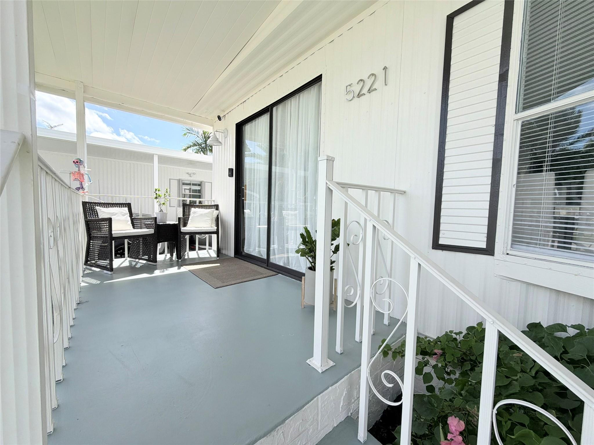 5221 Sw 25th Avenue Property Photo 3
