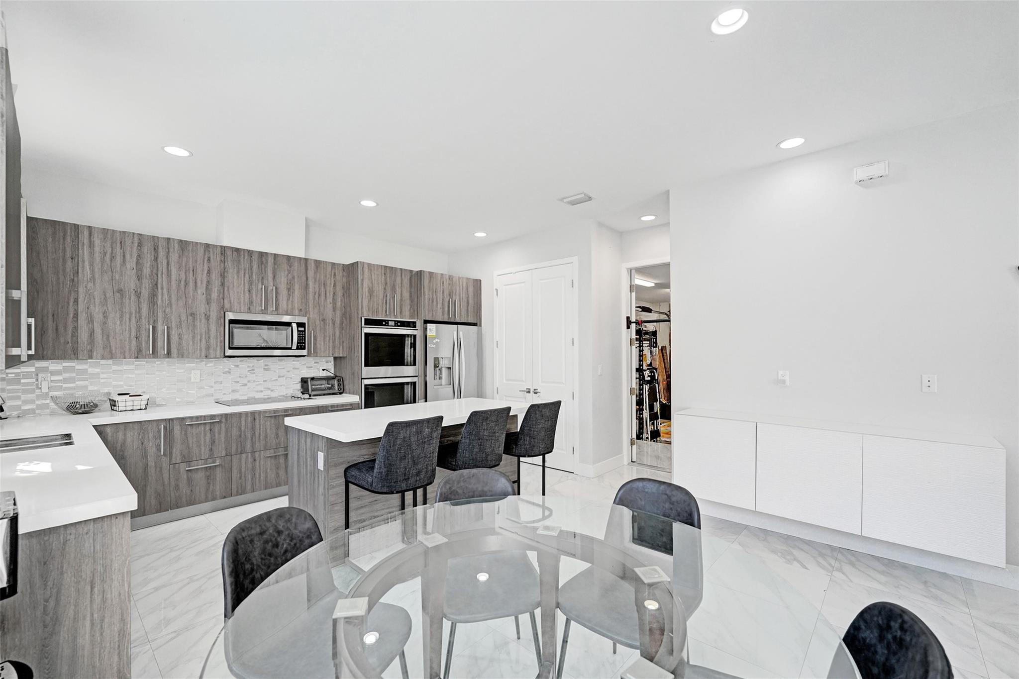 3534 Forest View Circle Property Photo 45