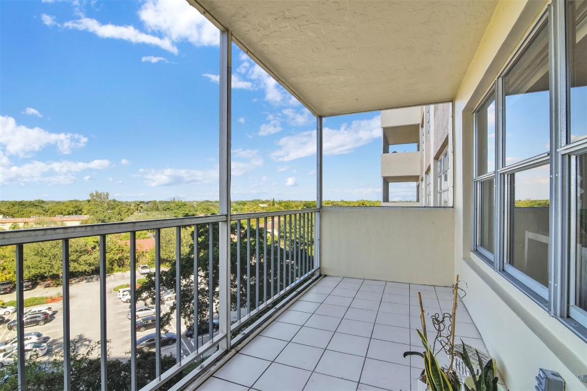 10777 W Sample Road 711 Property Photo 17