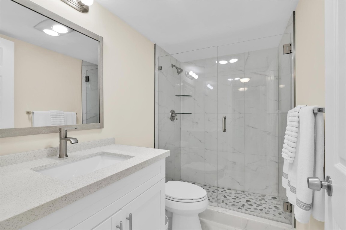 10777 W Sample Road 711 Property Photo 25