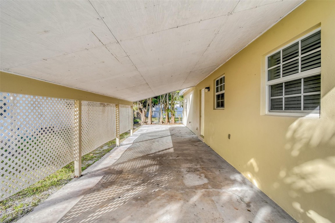 1227 Cherokee Street Property Photo 3