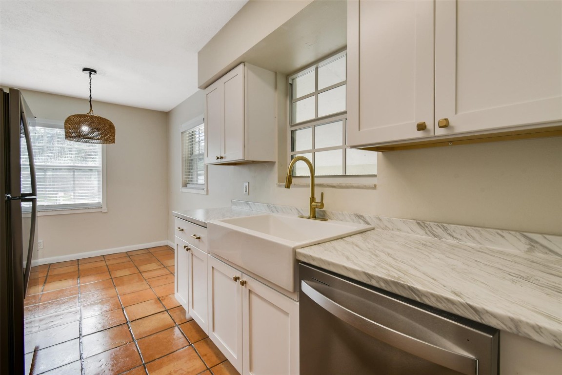 1227 Cherokee Street Property Photo 9