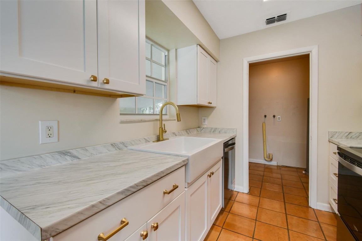 1227 Cherokee Street Property Photo 10