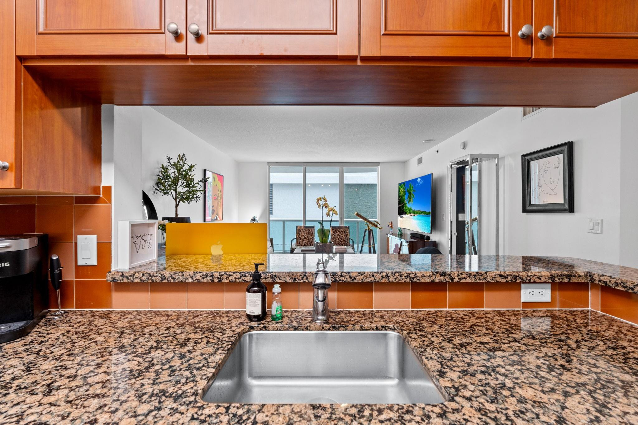 347 N New River Drive 606 Property Photo 16
