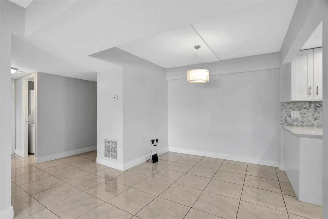 F10543950 Property Photo 2