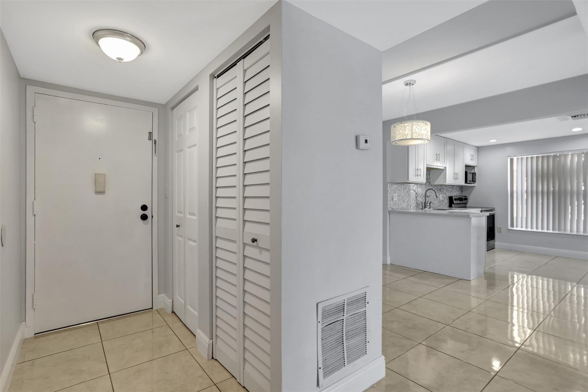 F10543950 Property Photo 7