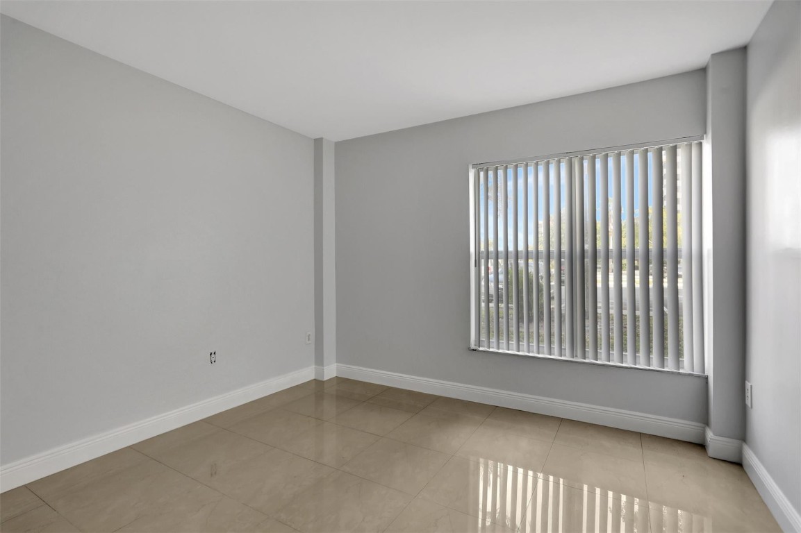 F10543950 Property Photo 8