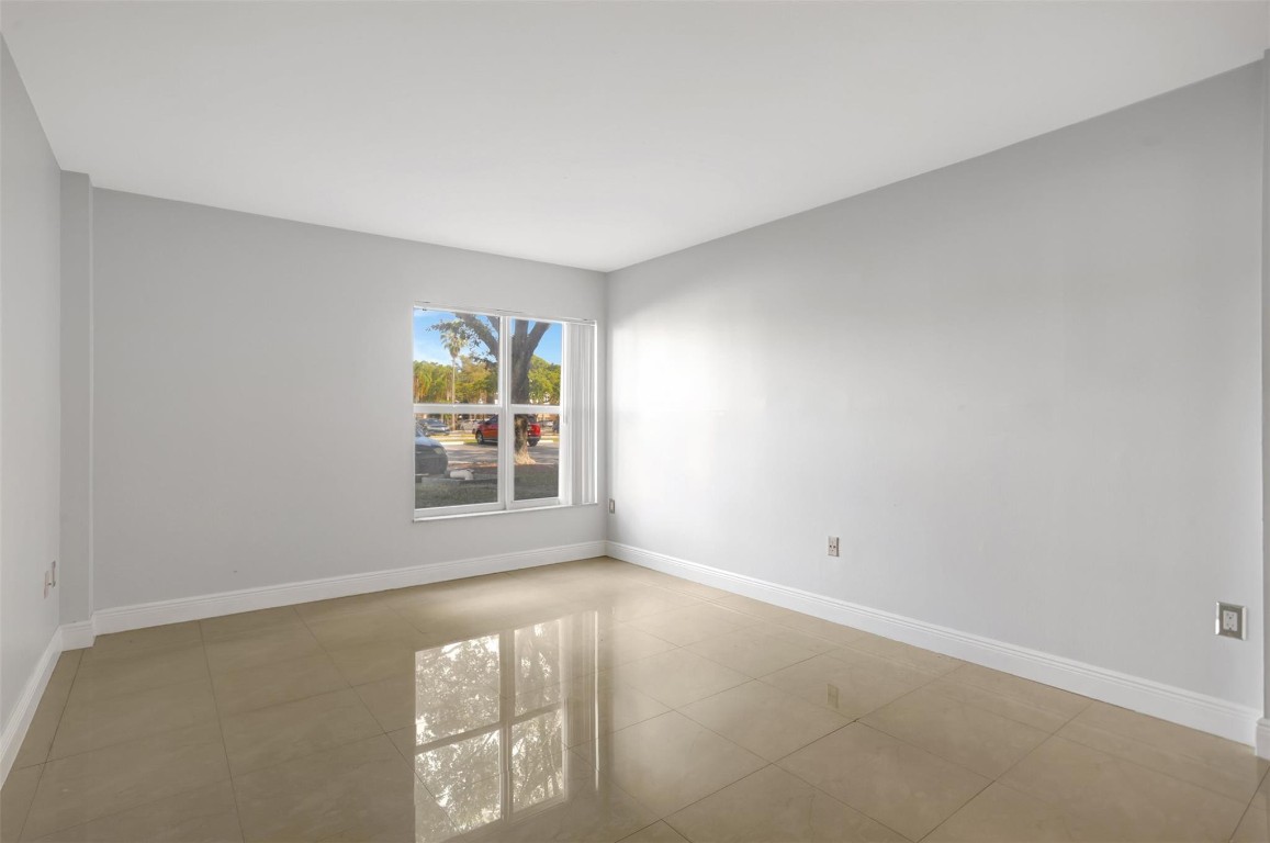 F10543950 Property Photo 10