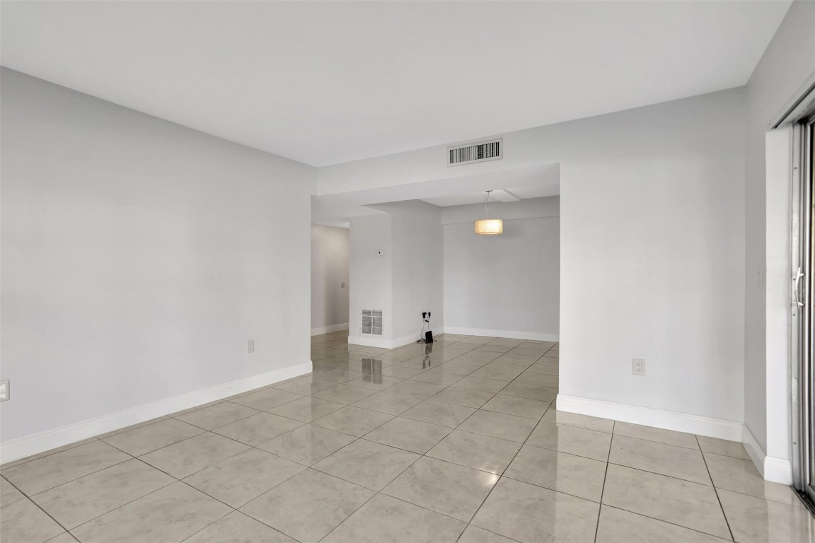 F10543950 Property Photo 18