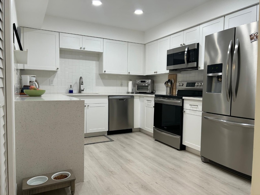 16325 Golf Club Road 109 Property Photo 4