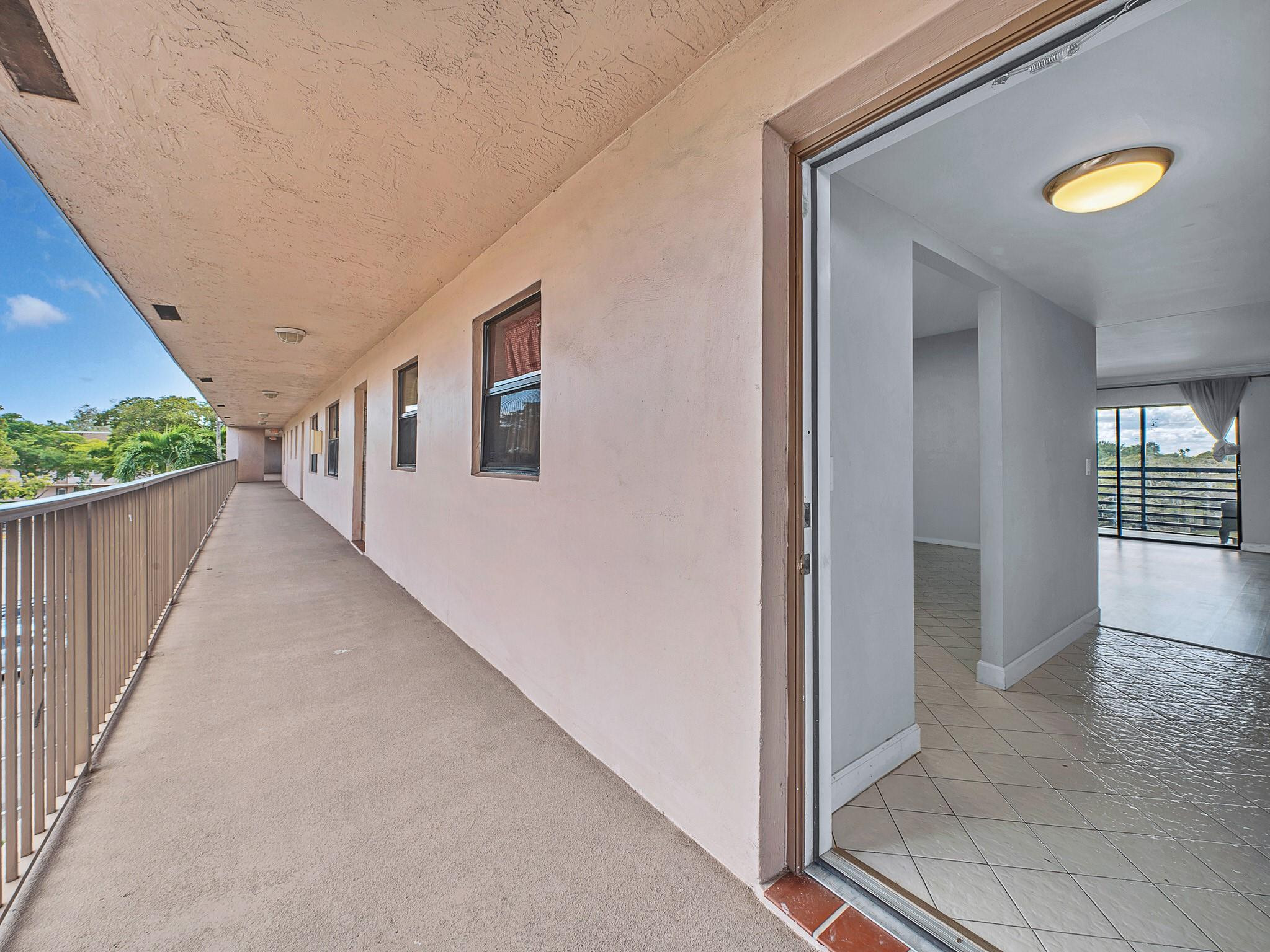 10466 Sunrise Lakes Boulevard 312 Property Photo 7