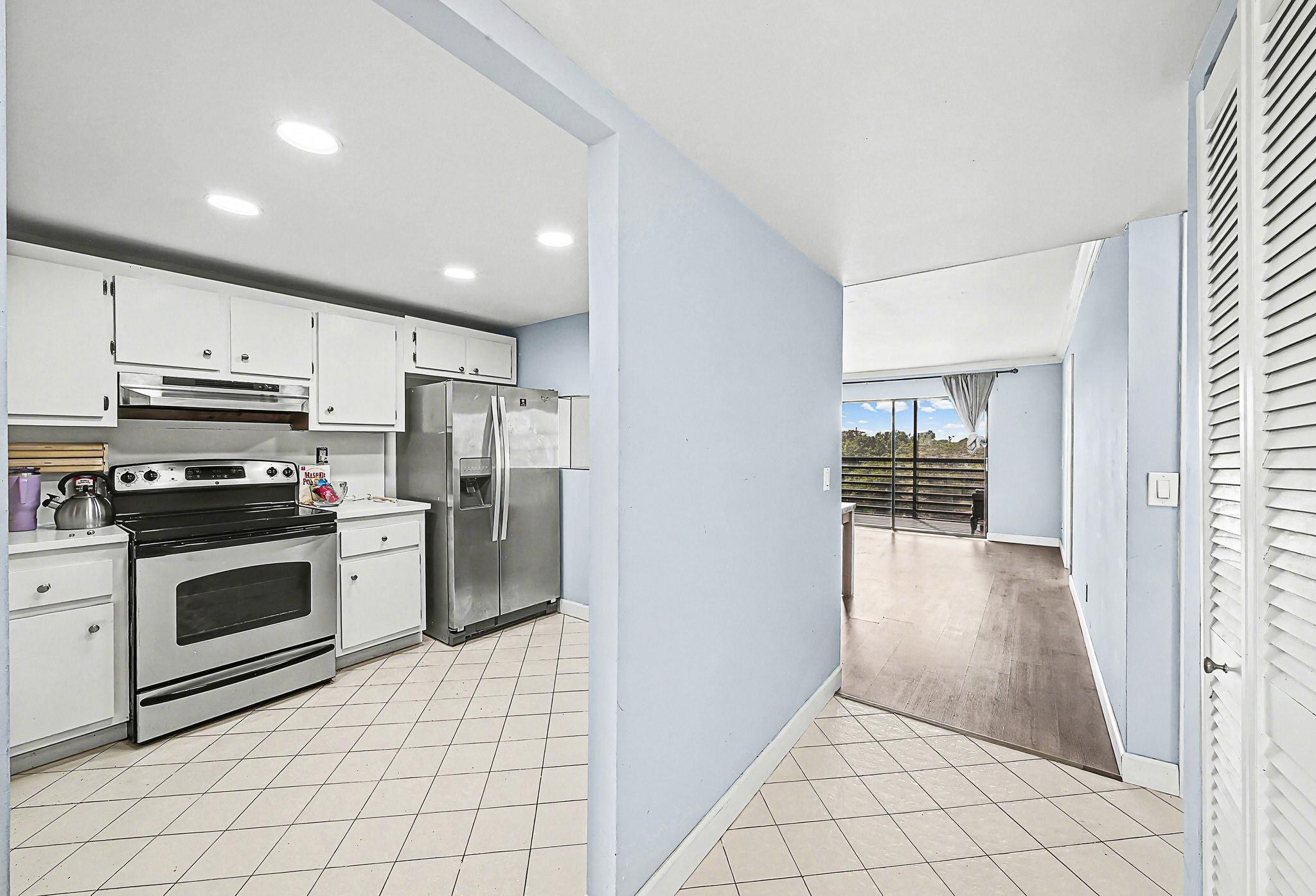 10466 Sunrise Lakes Boulevard 312 Property Photo 8