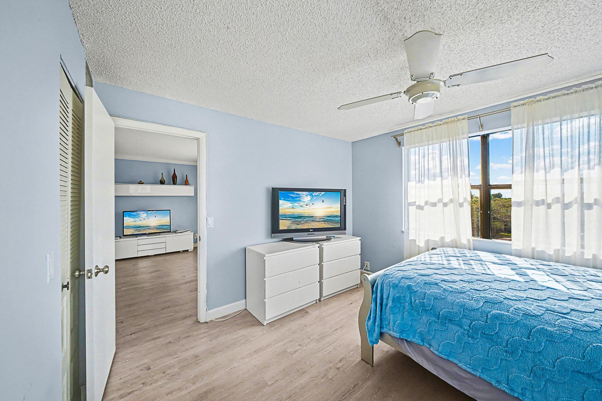 10466 Sunrise Lakes Boulevard 312 Property Photo 27