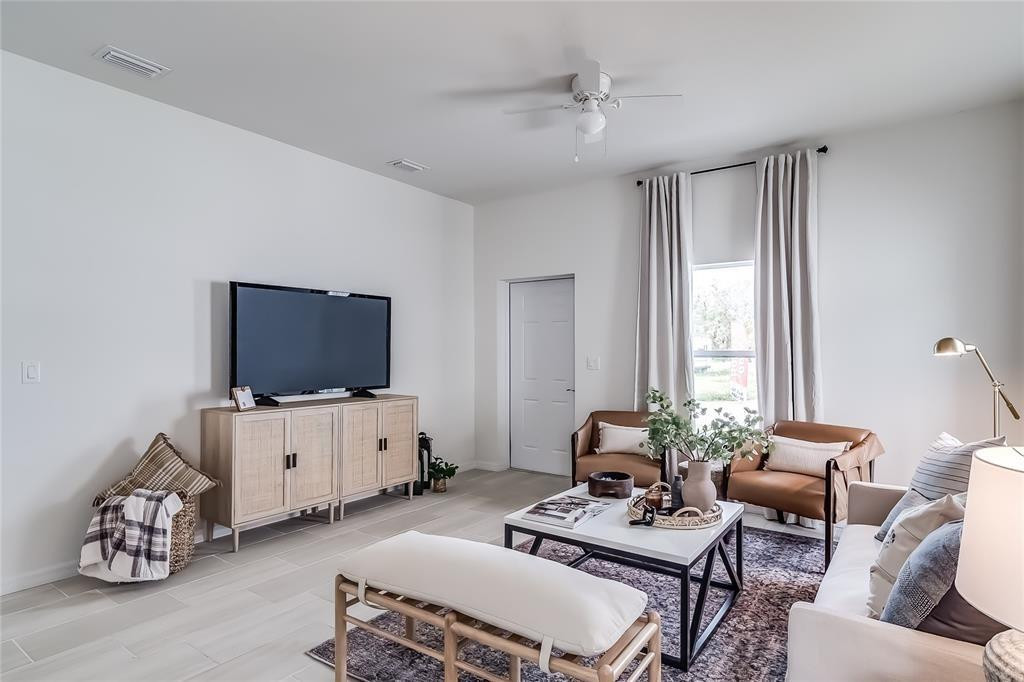 1103 Gigon Court Property Photo 8