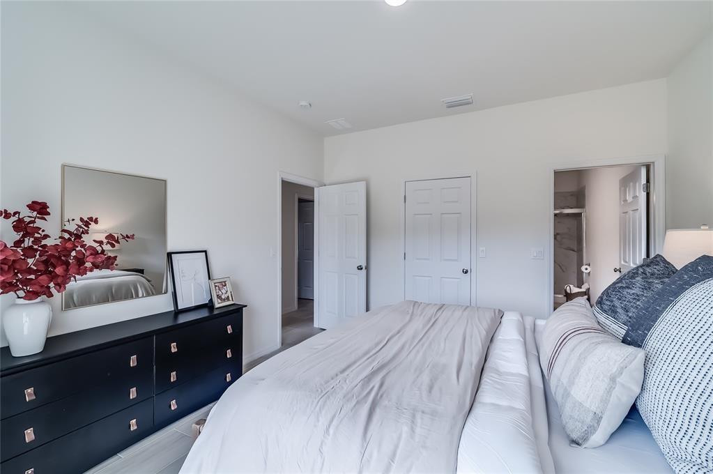 1103 Gigon Court Property Photo 12