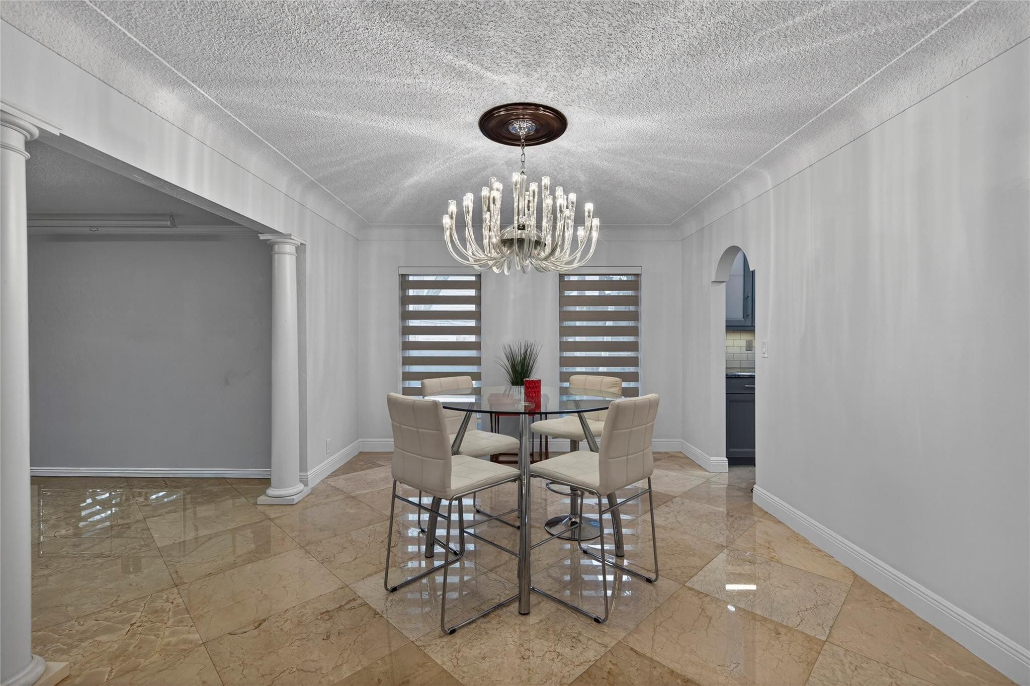 629 Kensington Place Property Photo 6