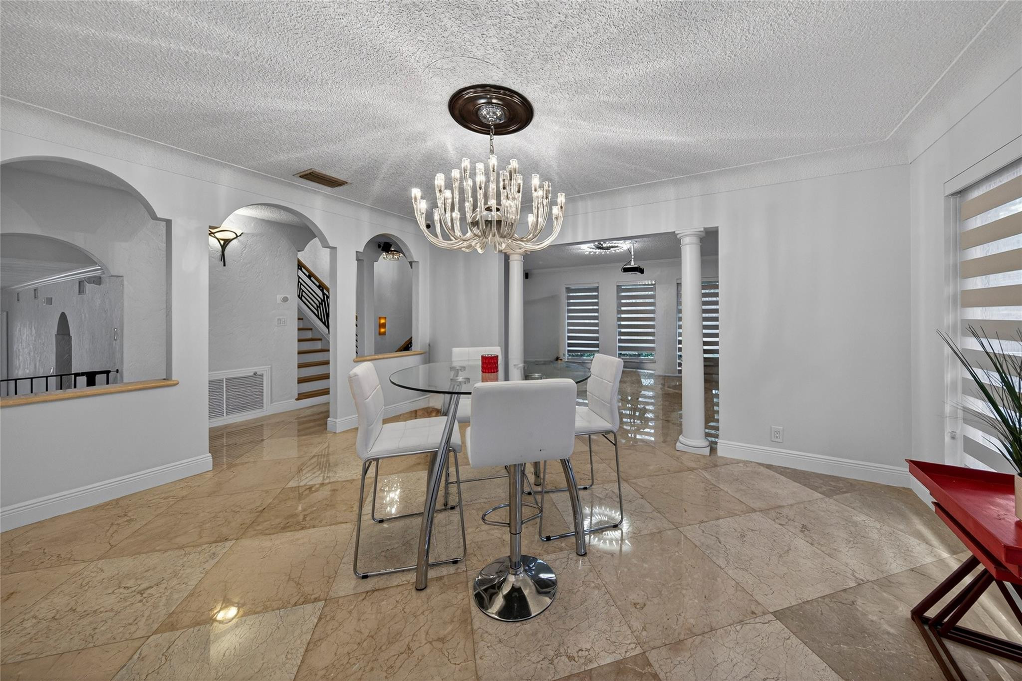 629 Kensington Place Property Photo 7