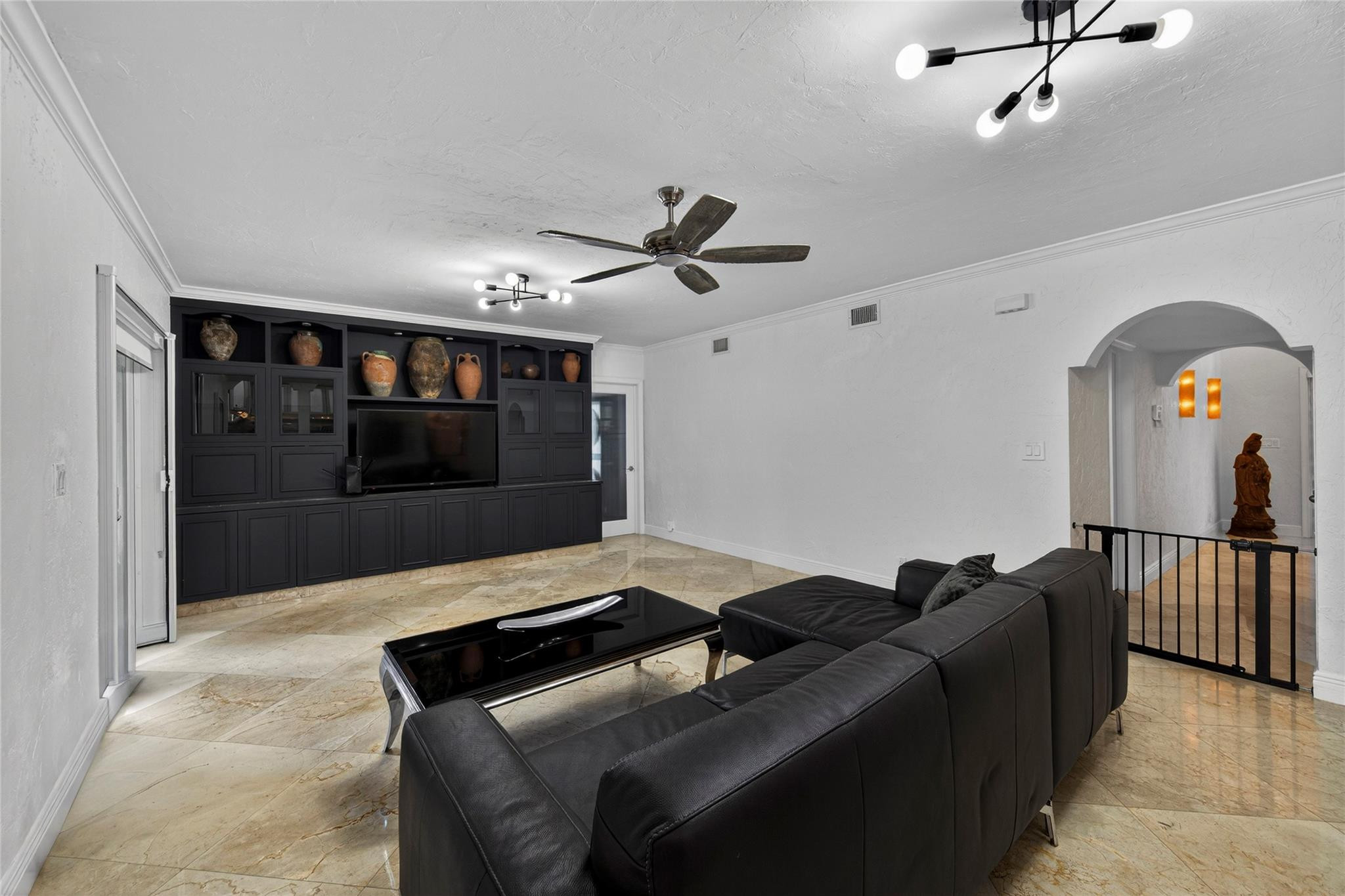 629 Kensington Place Property Photo 15