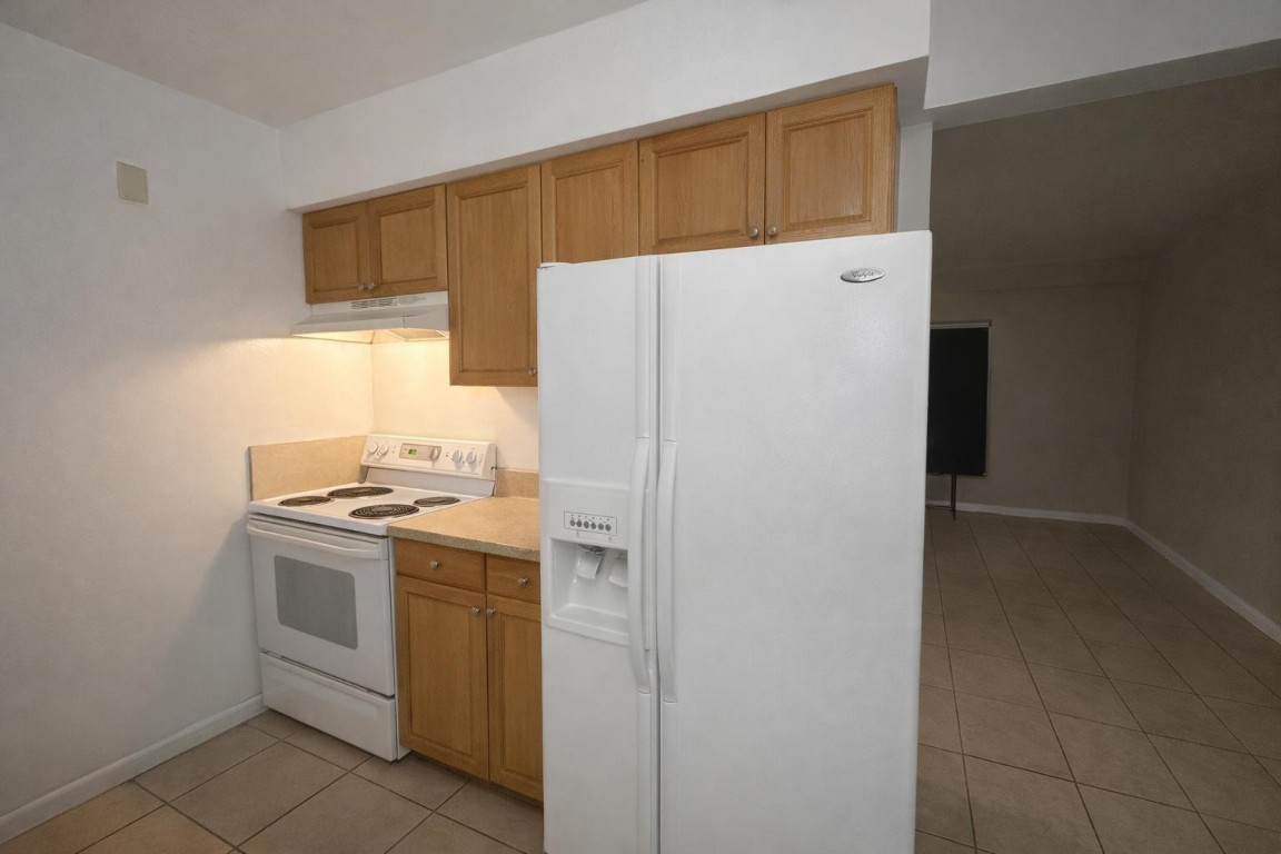 1225 Nw 10th Place Property Photo 2