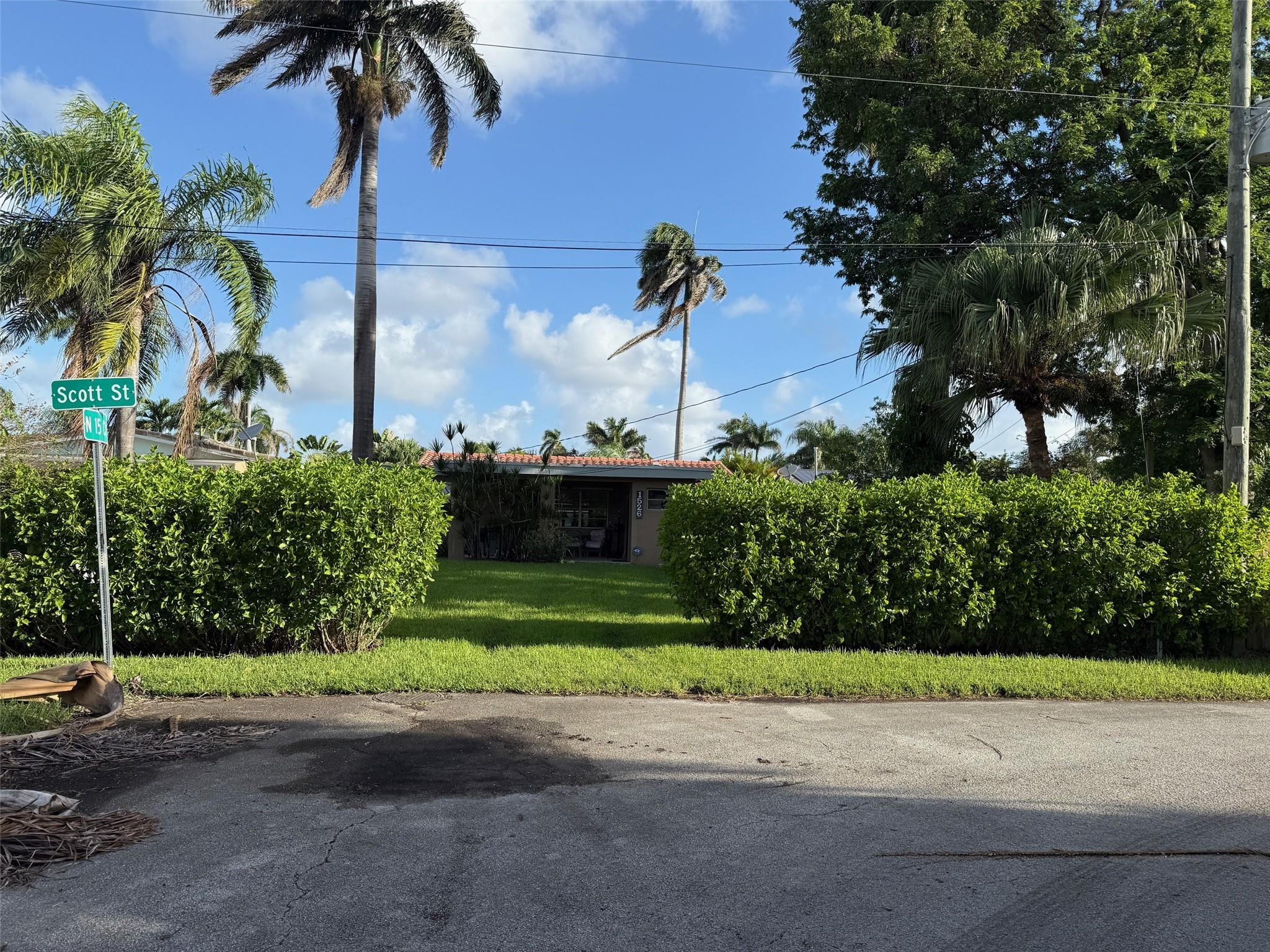 1526 Shenandoah Street Property Photo 2