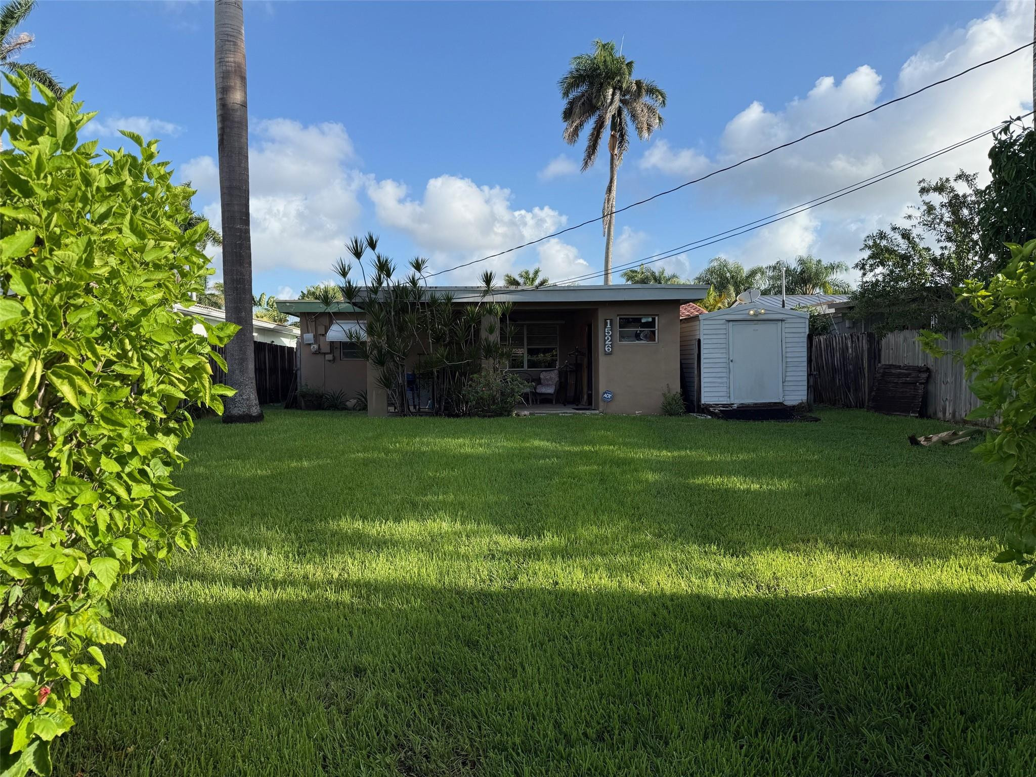 1526 Shenandoah Street Property Photo 3