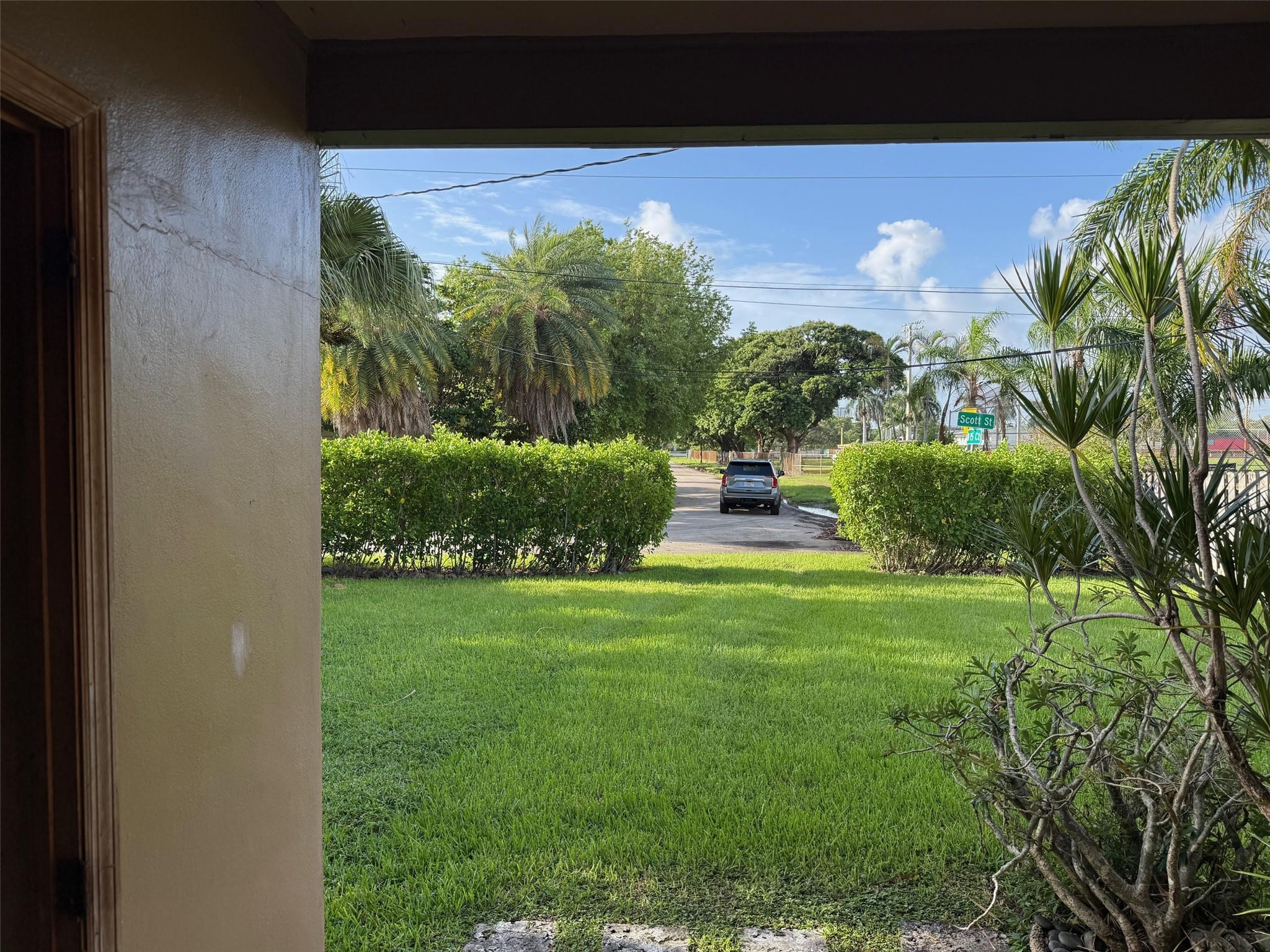 1526 Shenandoah Street Property Photo 4