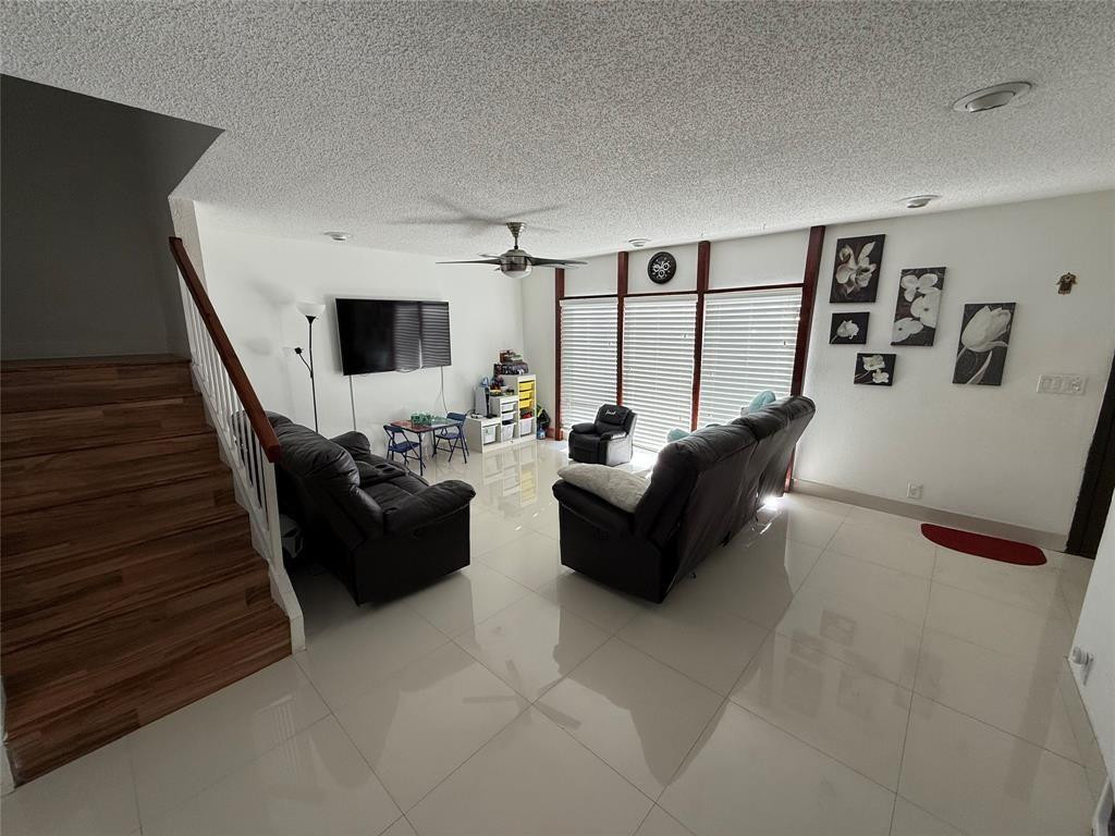 F10544733 Property Photo 4
