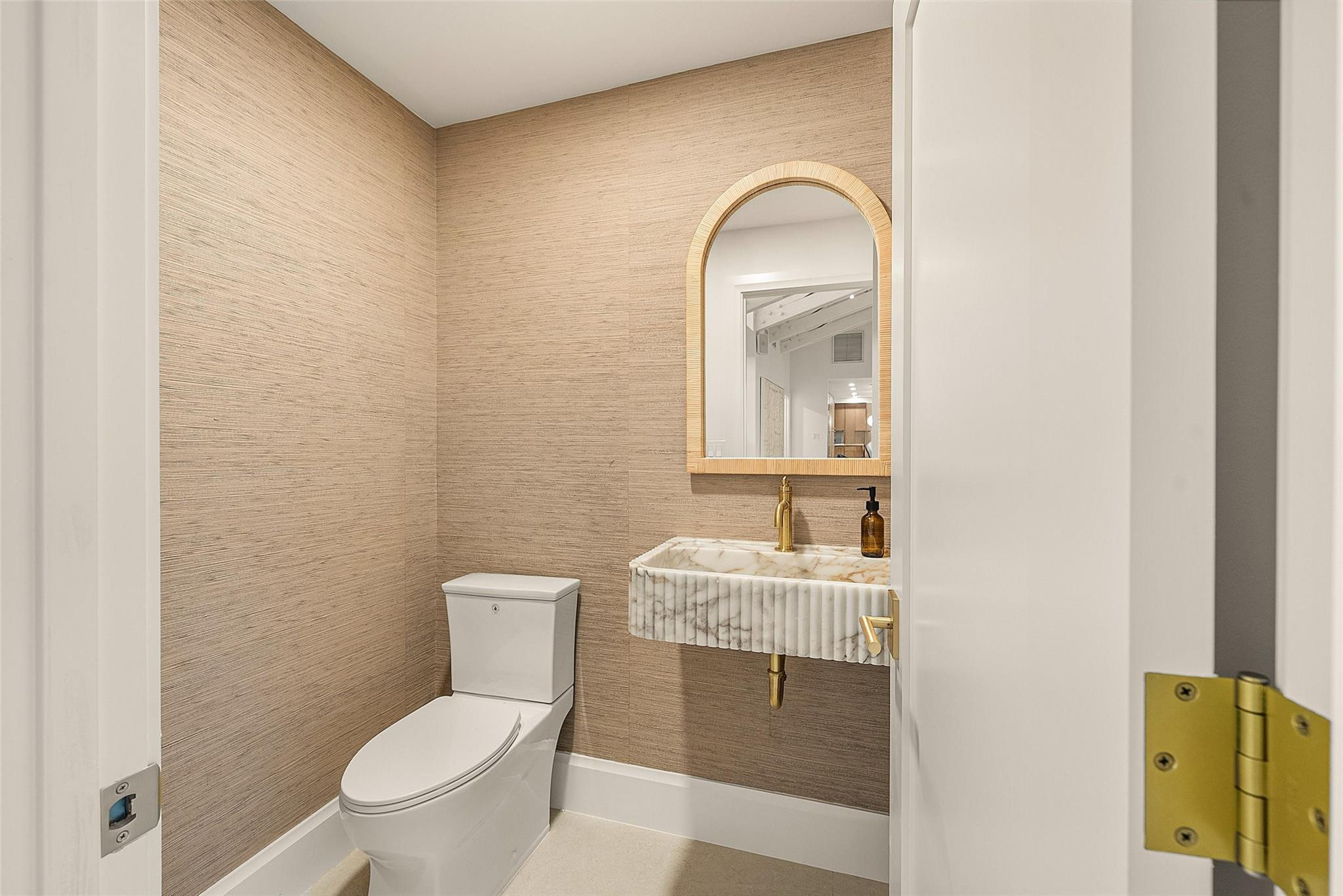 4877 Pineview Circle Property Photo 13