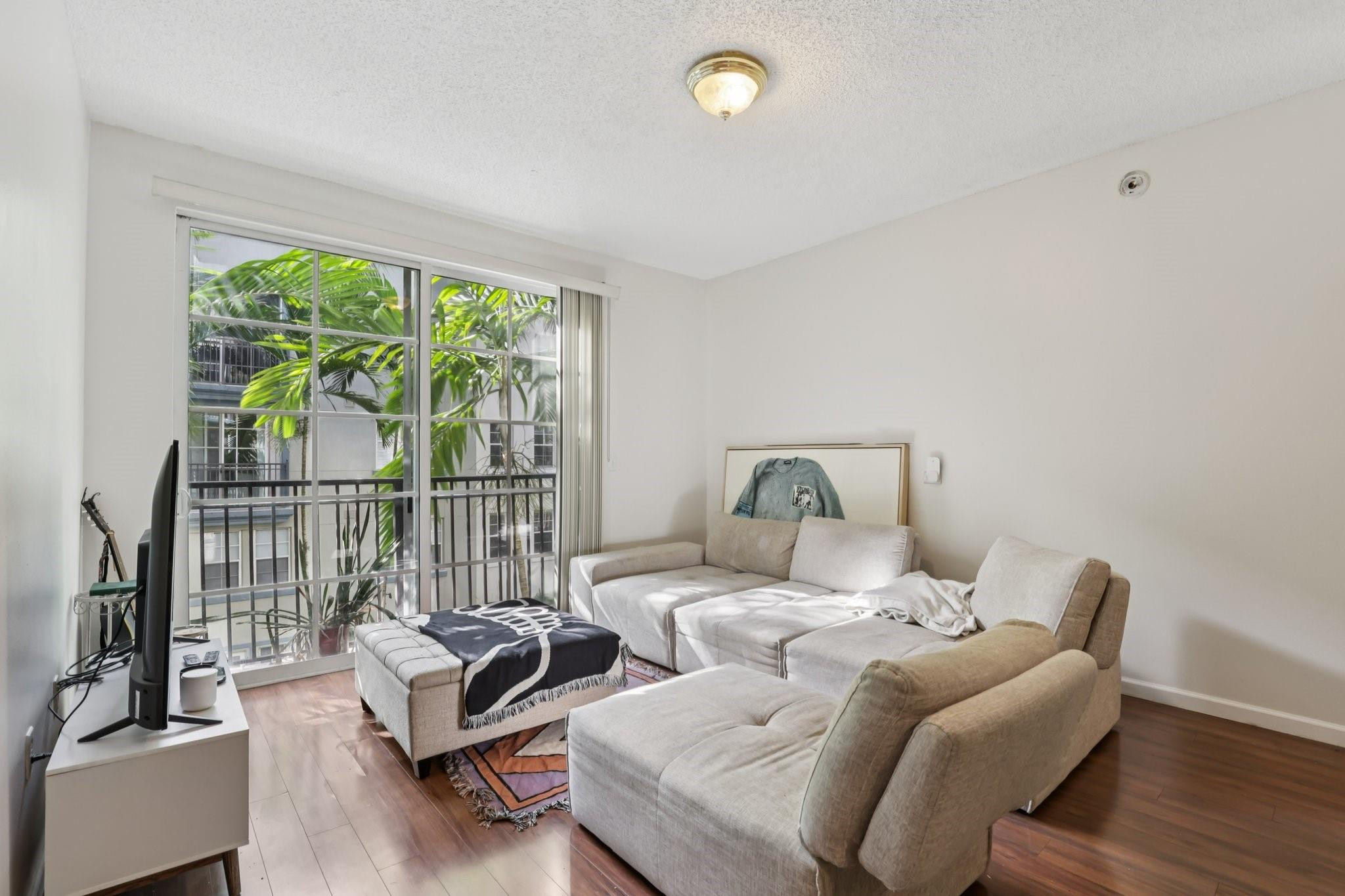 533 NE 3rd Avenue 321